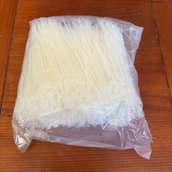 Uline 8" Natural Nylon Cable Ties 40LB Strength 1M/PK - Picture 2 of 2